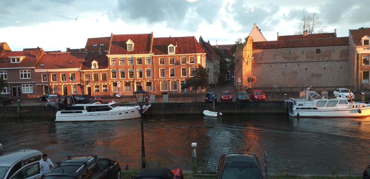 Bed & Breakfast Thorbecke Canal View 42 M2 Loft